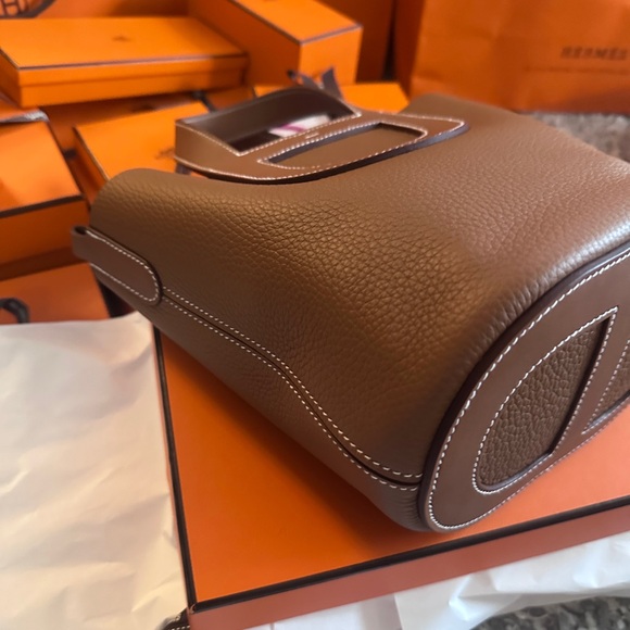 AUTHENTIC BNWT Hermès In-The-Loop 18 – Gold Clemence Leather - Picture 8 of 17